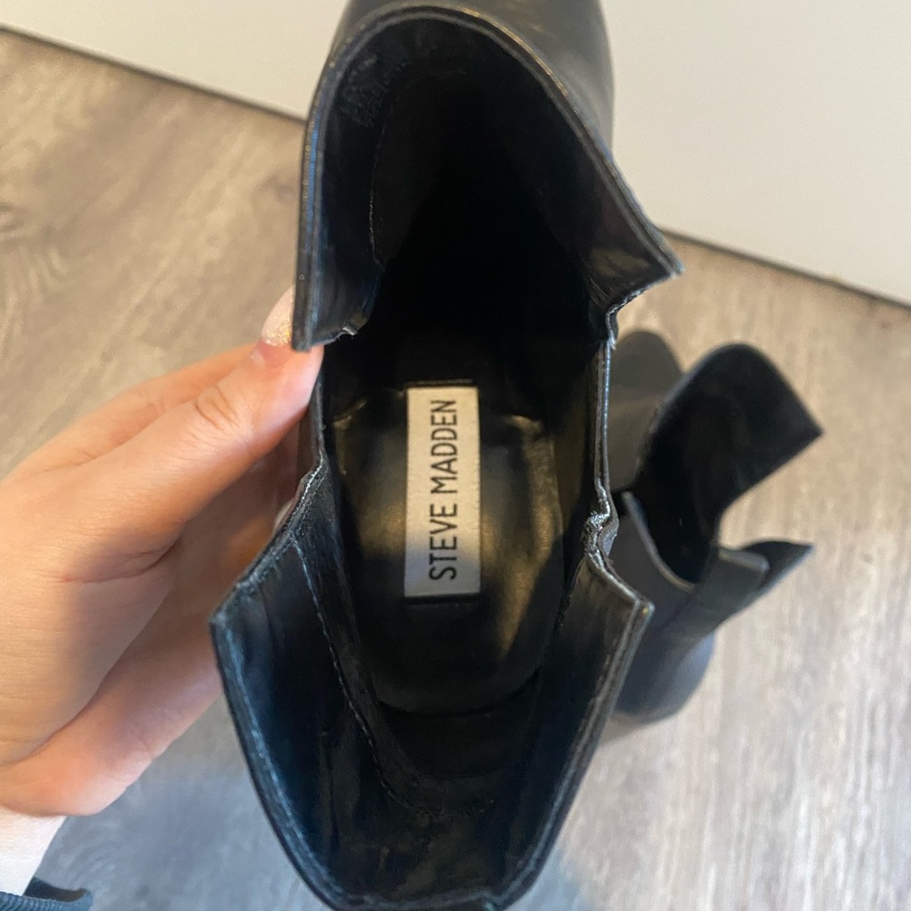 STEVE MADDEN- Black leather cutout Ankle Boots - Picture 5 of 7